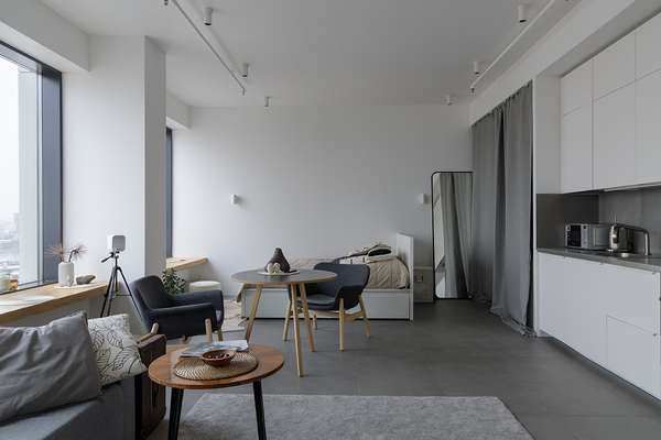 Ruang dalaman minimalis yang kemas dan cerah